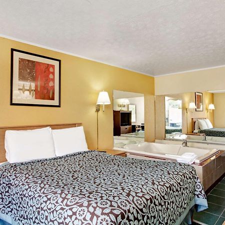 Days Inn By Wyndham Knoxville West Bagian luar foto